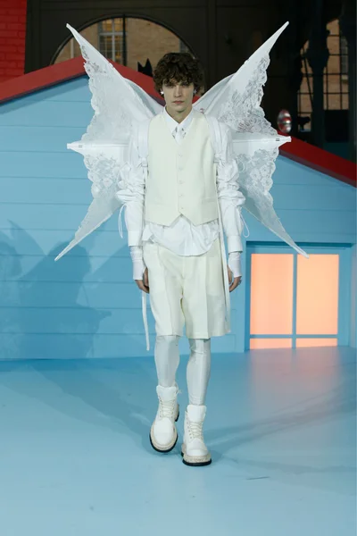 Look 60